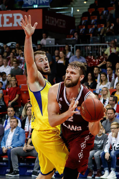 绕弗洛里安 绕弗洛里安